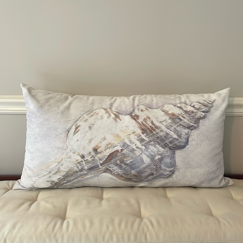 Rare Pottery Barn Outdoor/Indoor Seashell Pillow